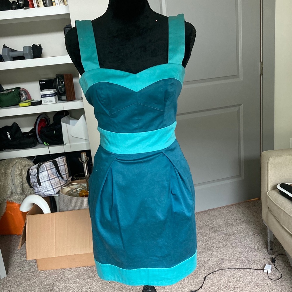 French connection color block dress with pockets